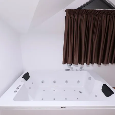 Hotel Emar